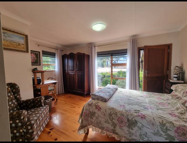 4 BEDROOM FREESTANDING FOR SALE IN DANA BAY